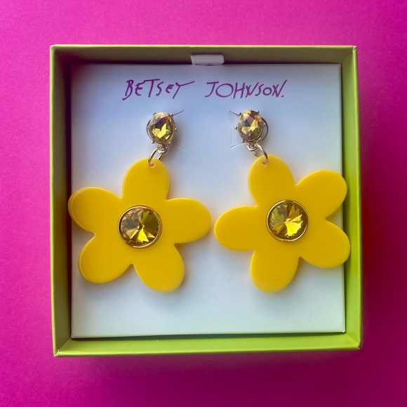 NWT Betsey Johnson Big Yellow Flower Earrings - Picture 1 of 6